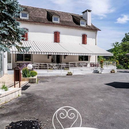 Готель Logis Le Vieux Logis Lestelle-Betharram Екстер'єр фото